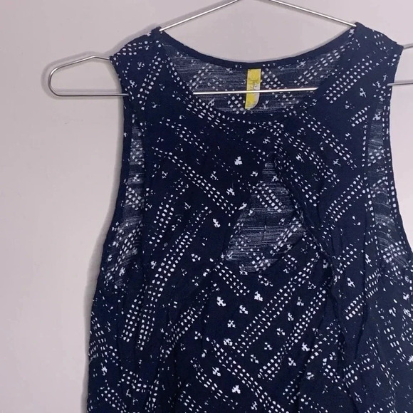 Free People | Crinkle Look Through Sleeveless Tank Top size XS - Picture 3 of 6